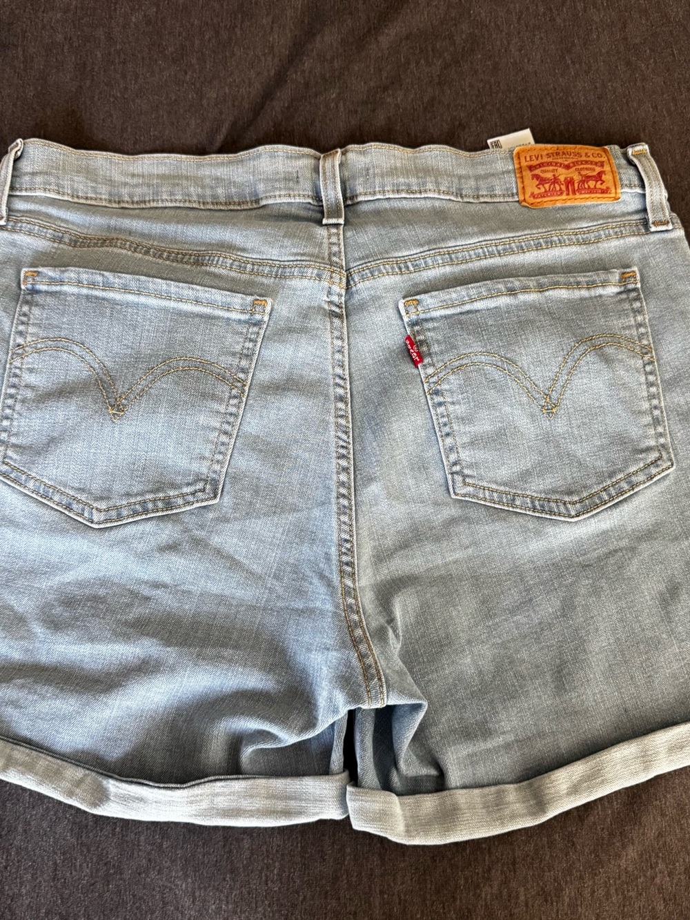 Levi's Women's Mid-Length Denim Shorts Light Wash Cuffed Size 32